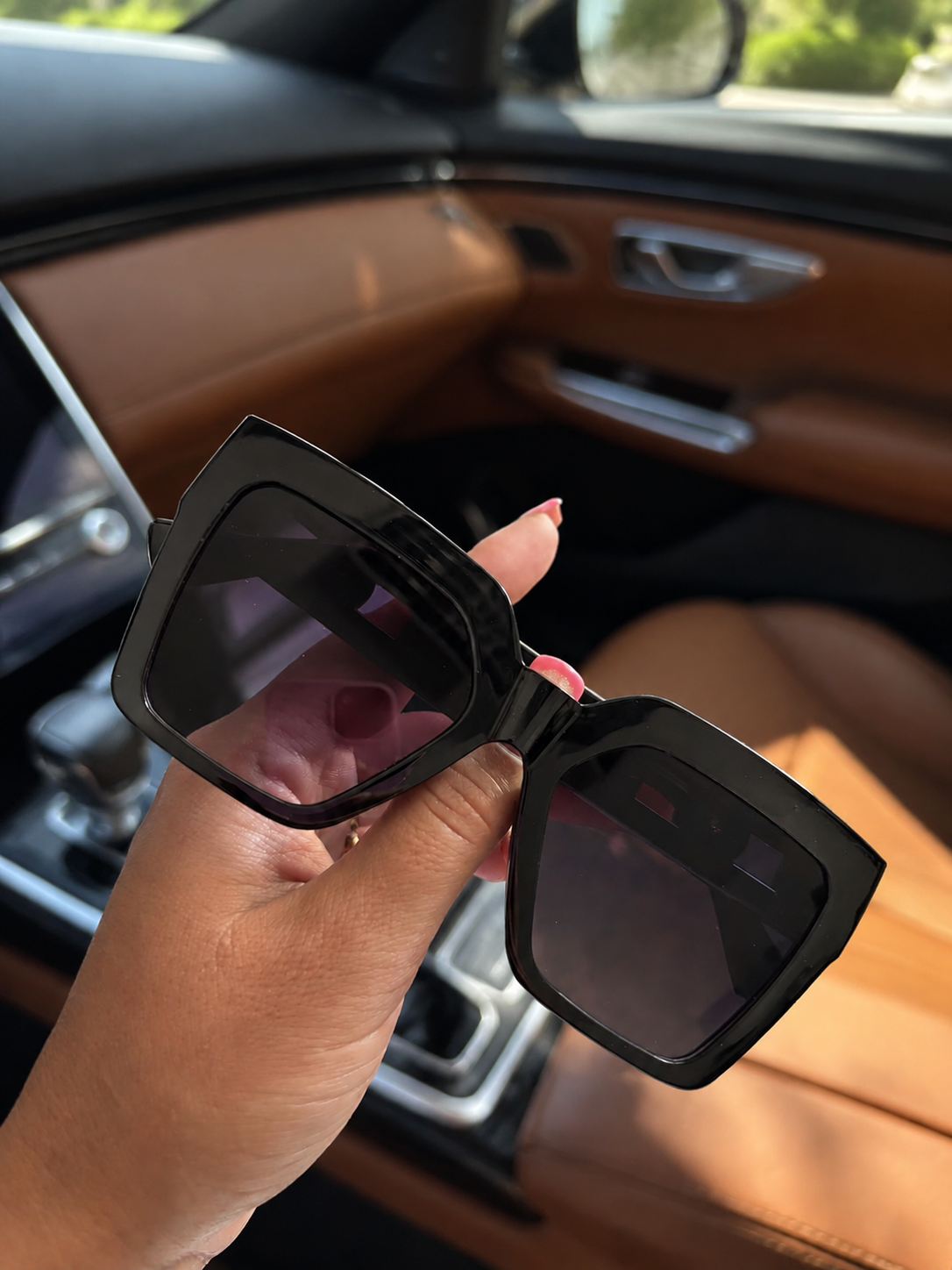 Women's Oversized Square Sunglasses Black UV400 Luxury Gold Temple Fashion Shade
