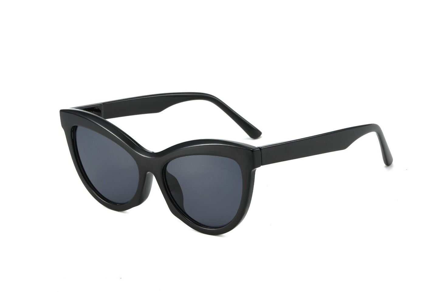 UK Vintage-Inspired Cat Eye Sunglasses Add a Touch of Retro Glamour to Your Look