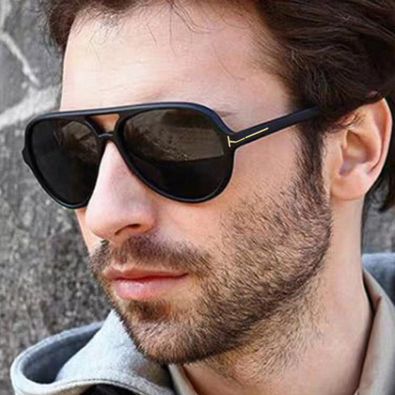 Classic and stylish Fashion Mens Black Sunglasses Retro Vintage Shades Designer UK UV400