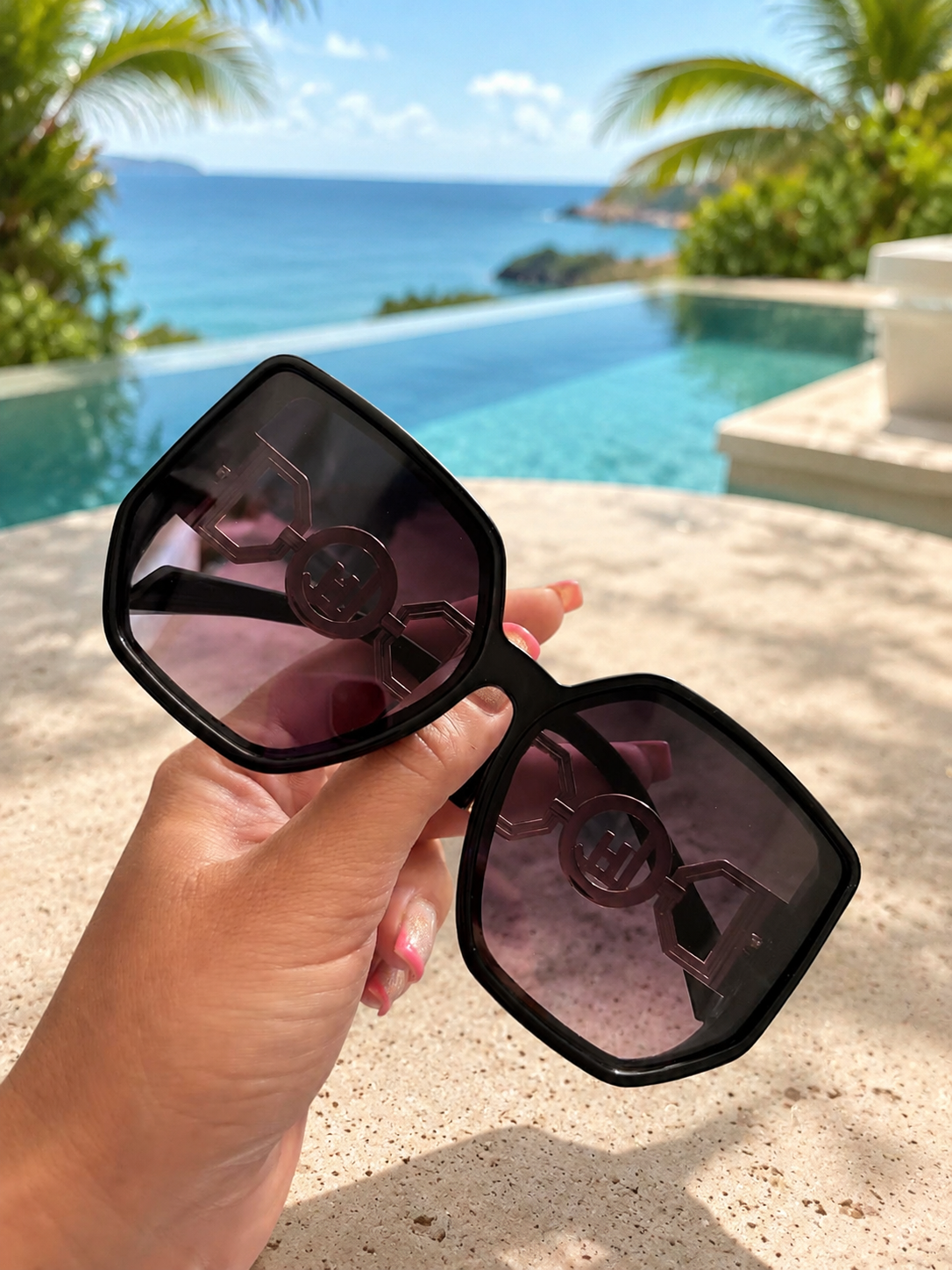 Women's Oversized Square Sunglasses Black UV400 Luxury Gold Temple Fashion Shade