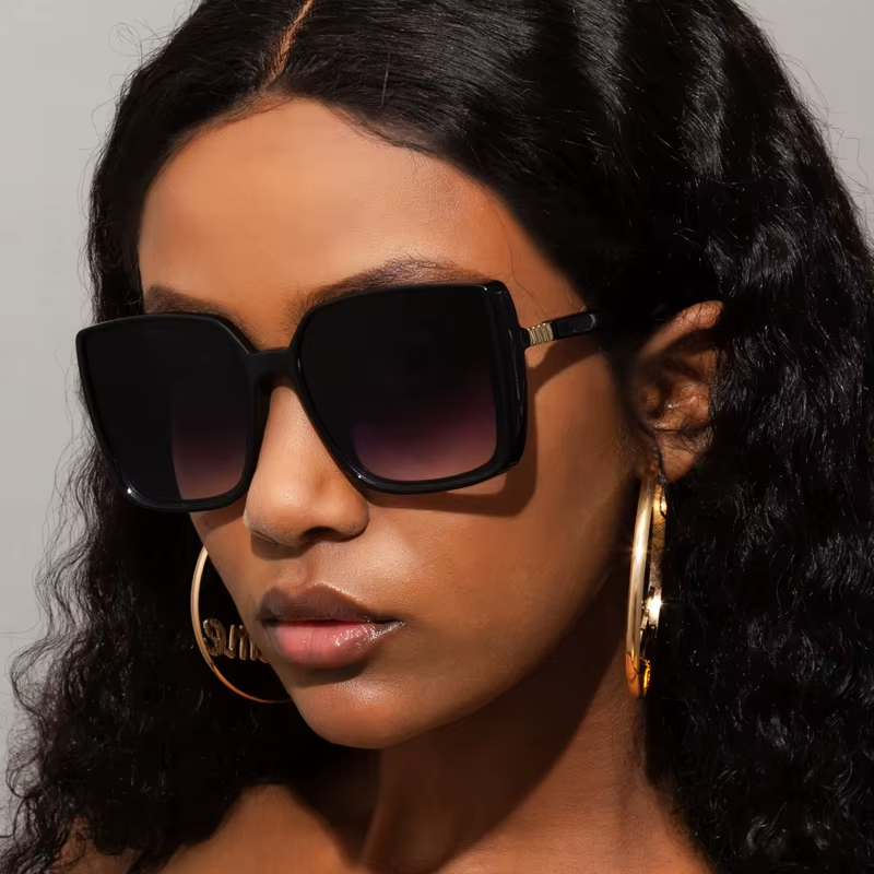Women's Oversized Square Sunglasses Black UV400 Gradient Lens Fashion Designer
