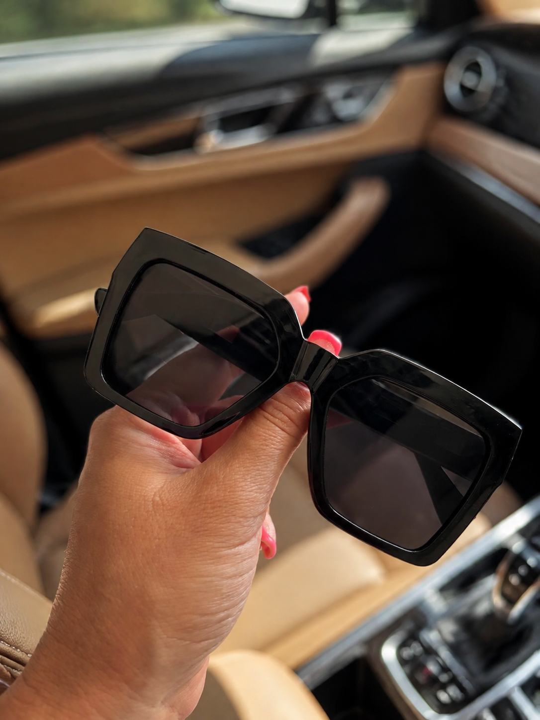 Women's Oversized Square Sunglasses Black UV400 Luxury Gold Temple Fashion Shade