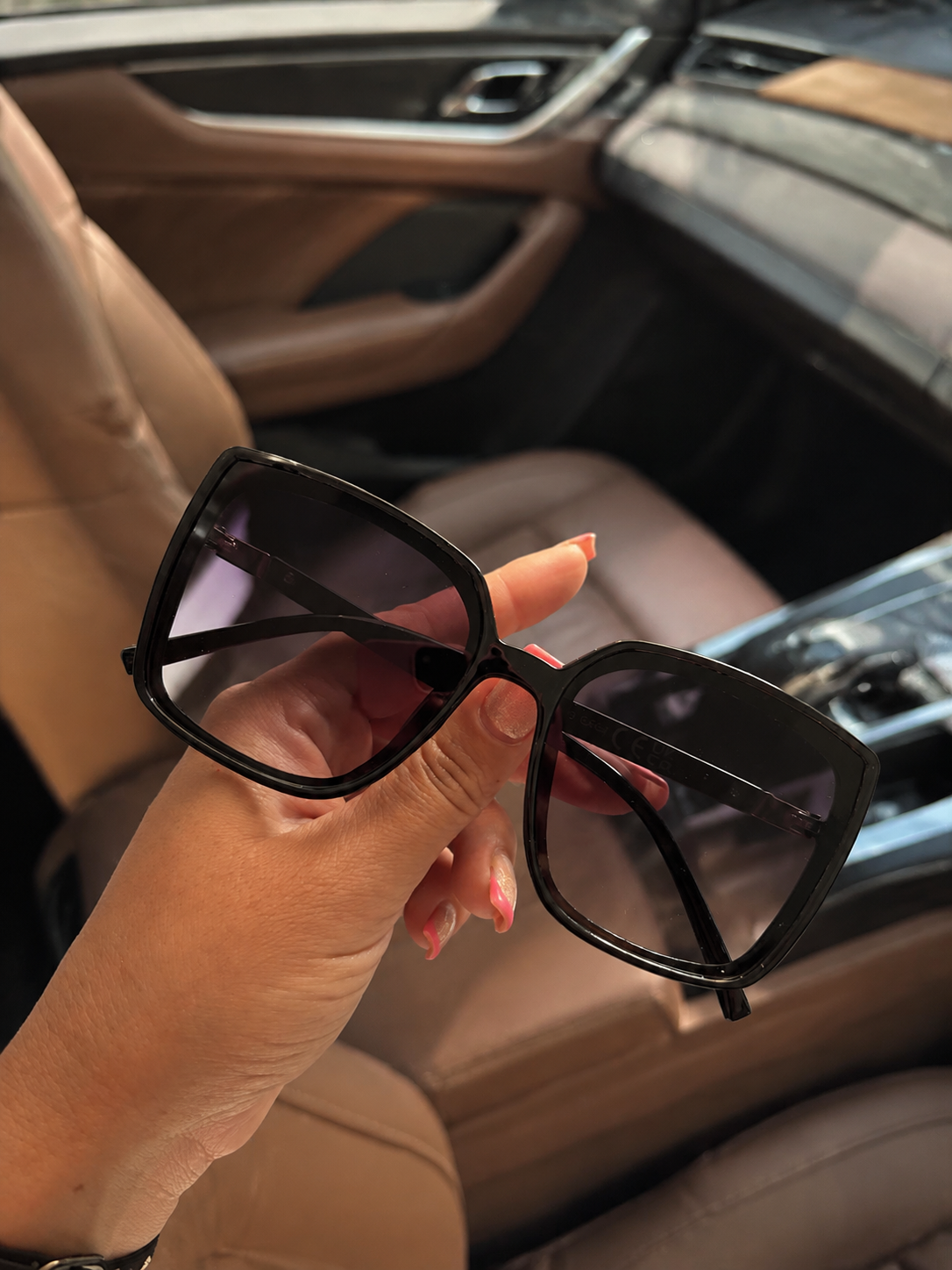 Women's Oversized Square Sunglasses Black UV400 Gradient Lens Fashion Designer