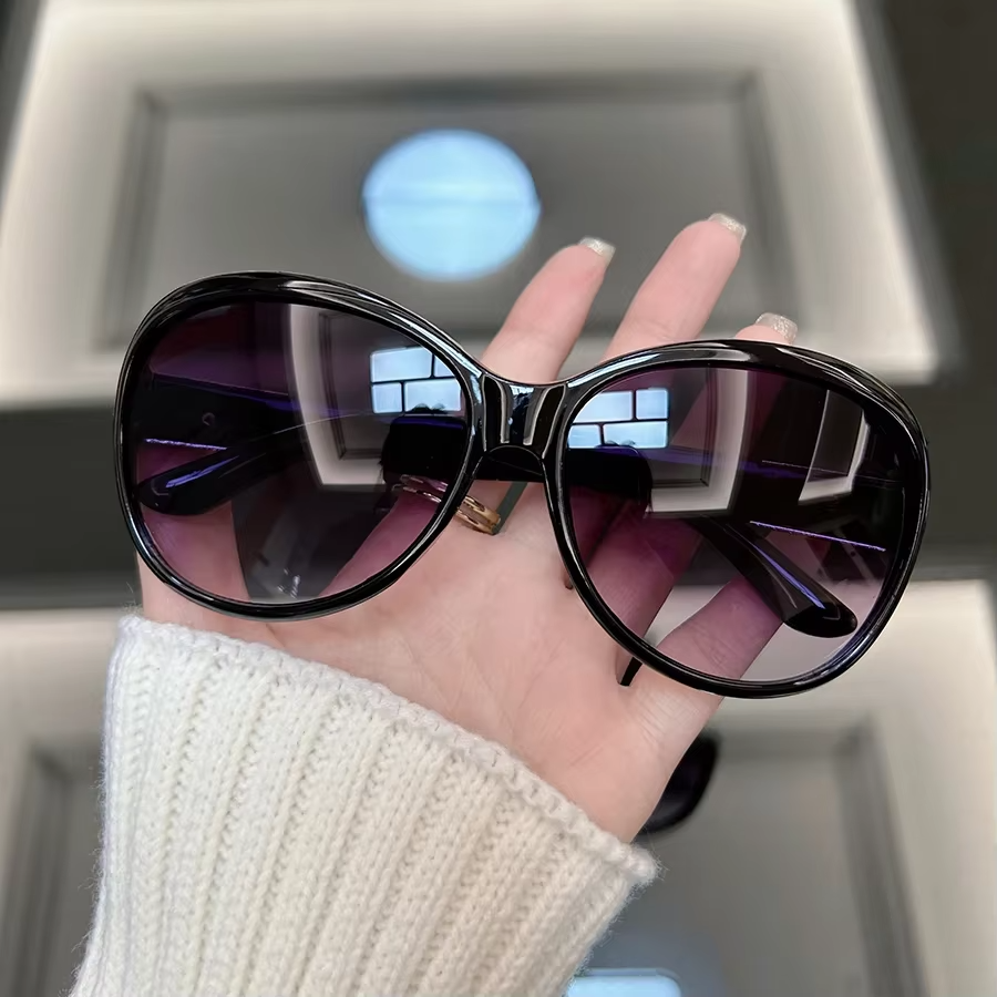 Women's Oversized Round Black Sunglasses Luxury Designer Style UV400 Fashion UK