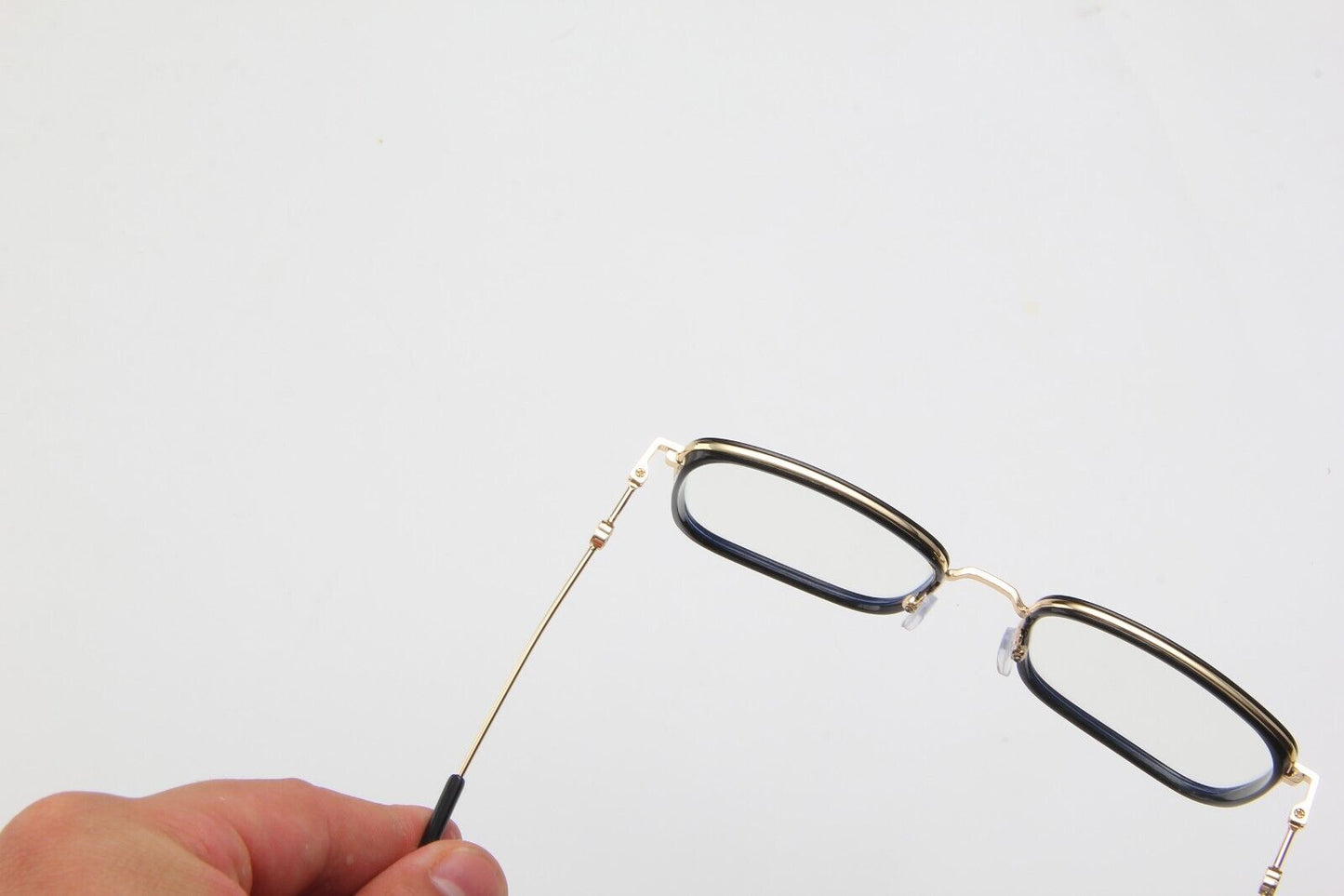 Oversized Square Metal Frame Eyeglasses - Retro Fashion Eyewear for Men & Women