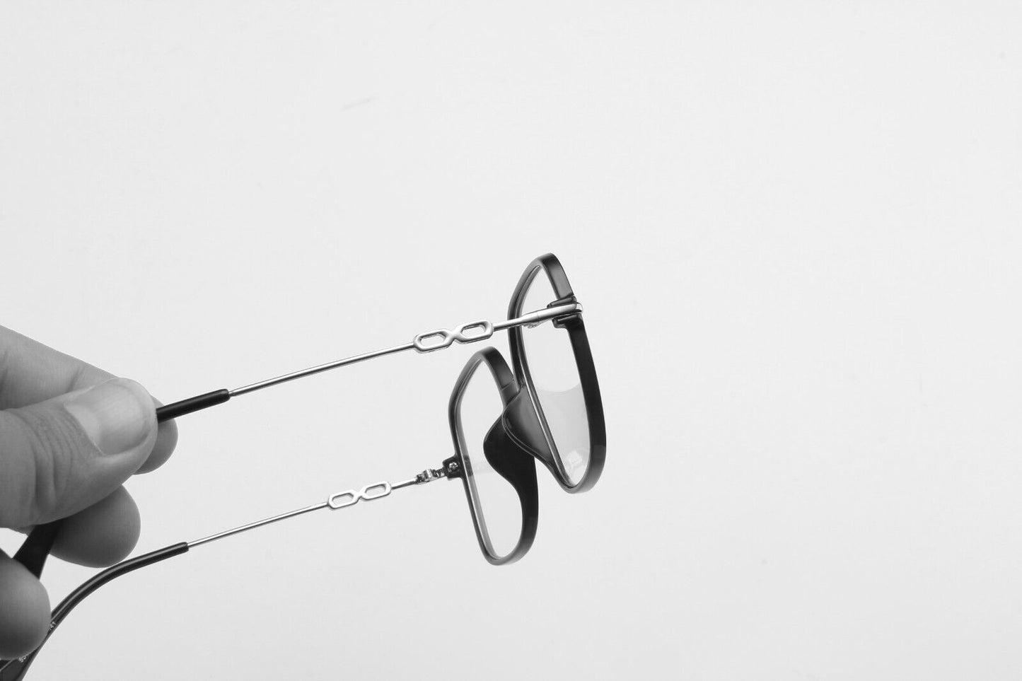 Vintage Oversized Square Eyeglasses - Retro Bold Frame Fashion Eyewear Unisex
