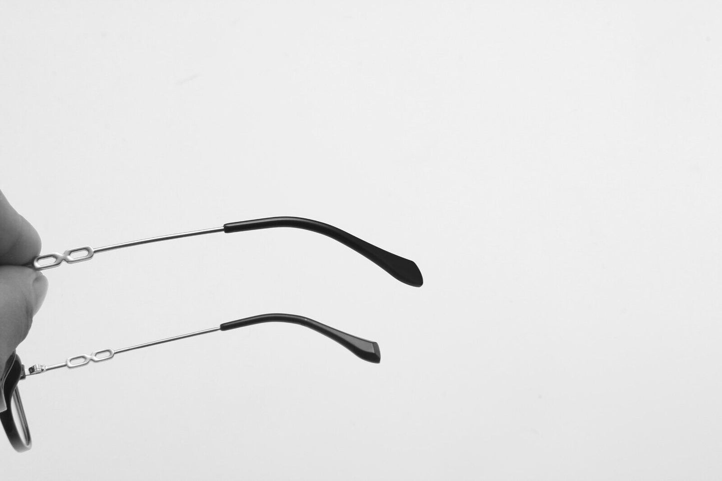 Vintage Oversized Square Eyeglasses - Retro Bold Frame Fashion Eyewear Unisex