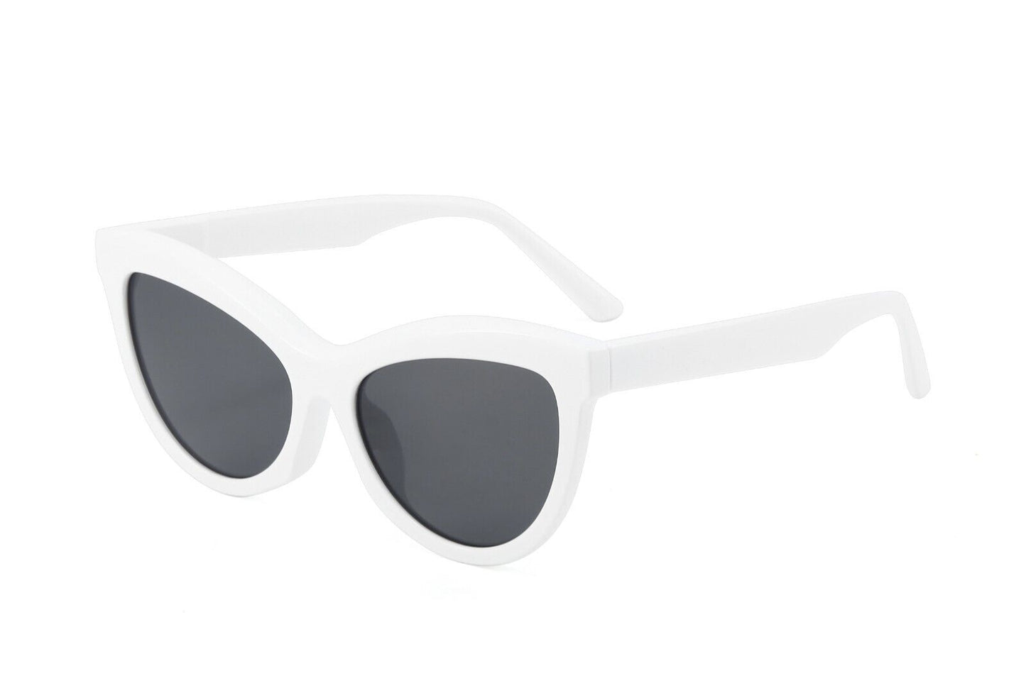 UK Vintage-Inspired Cat Eye Sunglasses Add a Touch of Retro Glamour to Your Look