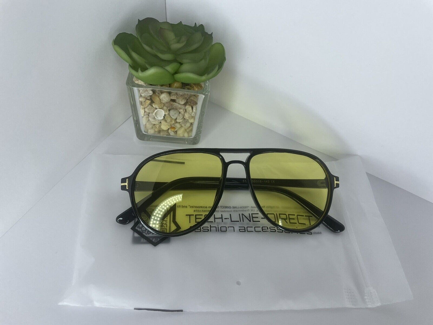 Classic and stylish Fashion Mens Black Sunglasses Retro Vintage Shades Designer UK UV400