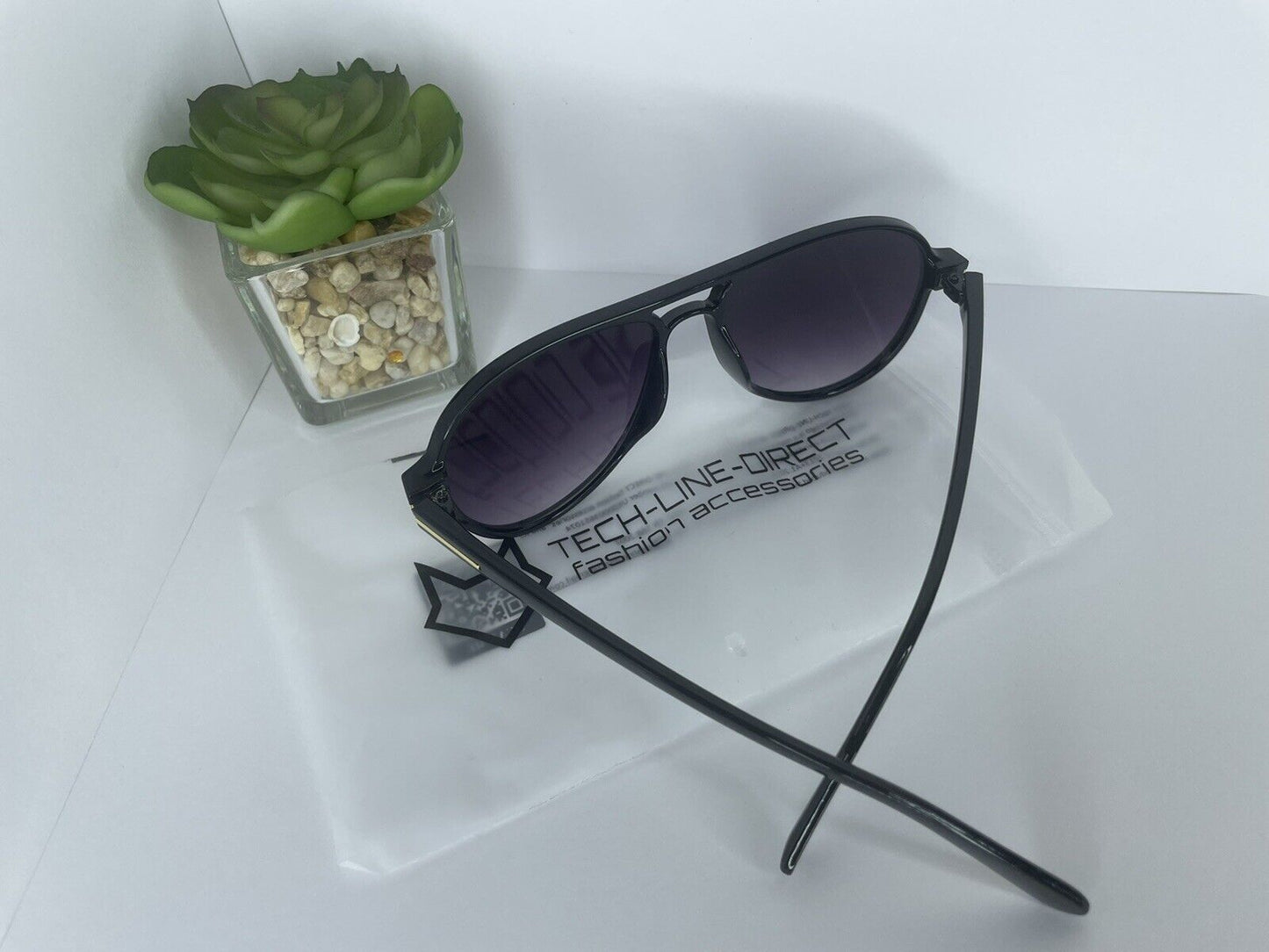 Classic and stylish Fashion Mens Black Sunglasses Retro Vintage Shades Designer UK UV400